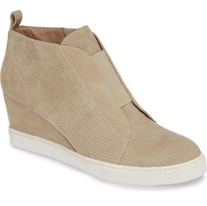 Linea Paolo Felicia wedge sneaker Sand suede
